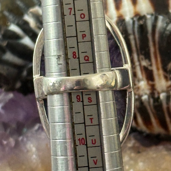 Charoite statement sterling silver ring - Picture 5 of 8
